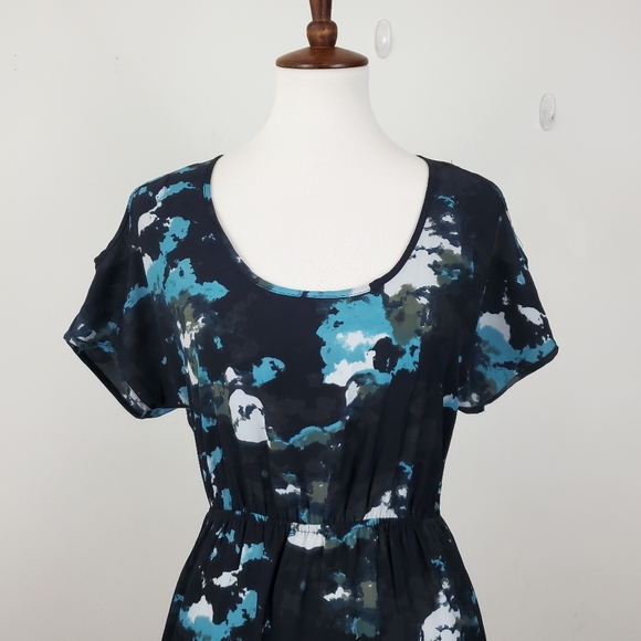 UO Silence + Noise Cold Shoulder Dress - Picture 3 of 15